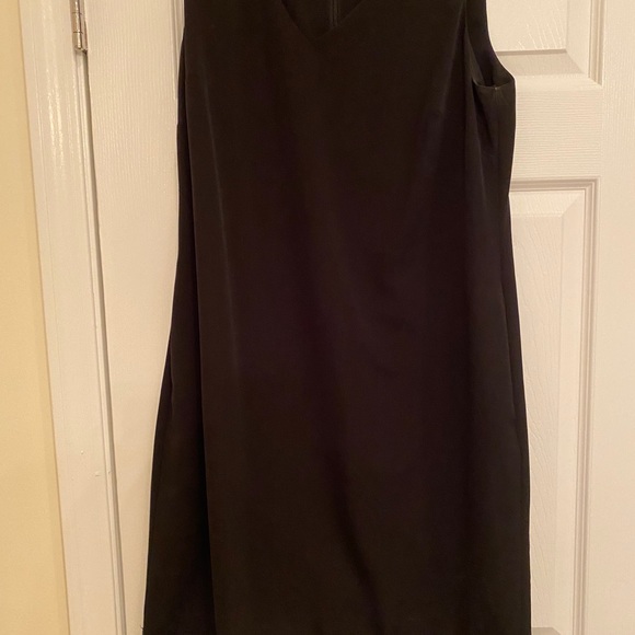 Black dress with  crew beck and grommets - Picture 8 of 11